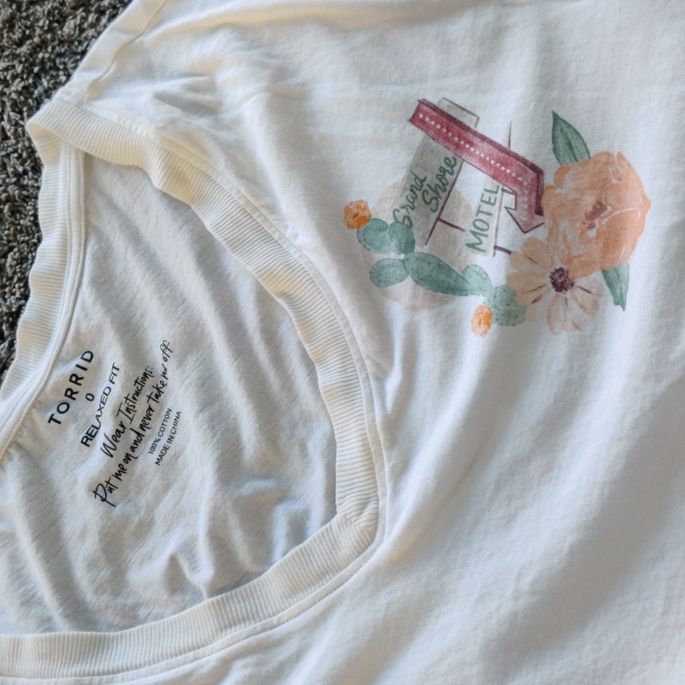 Torrid tee - Picture 2 of 4